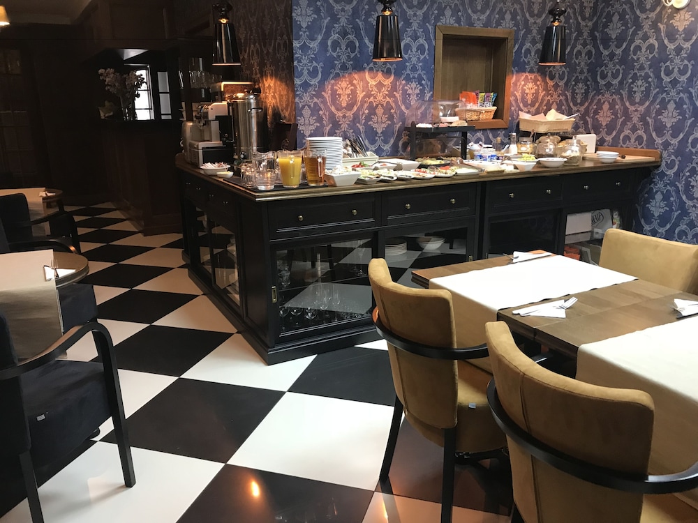 Sleepwalker Boutique Suites 59/79
