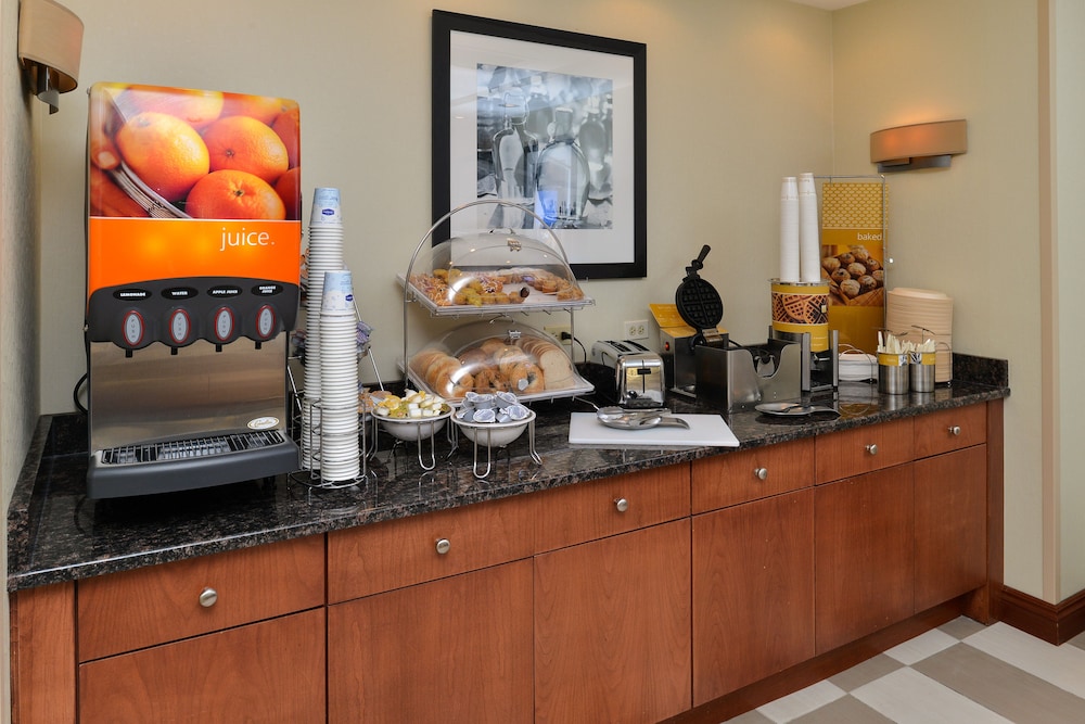 Hampton Inn Detroit Auburn Hills South 20/28