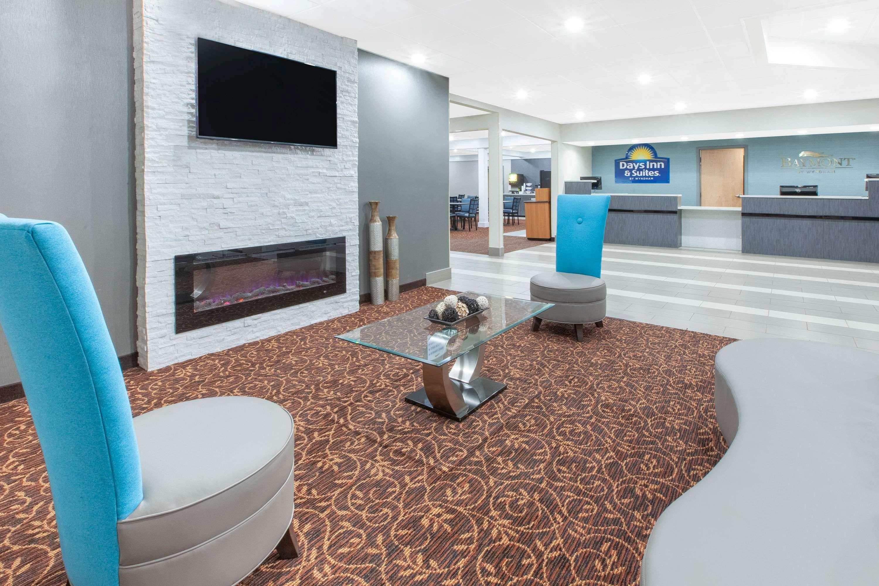 Days Inn and Suites by Wyndham Grand Rapids Near Downtown 26/29