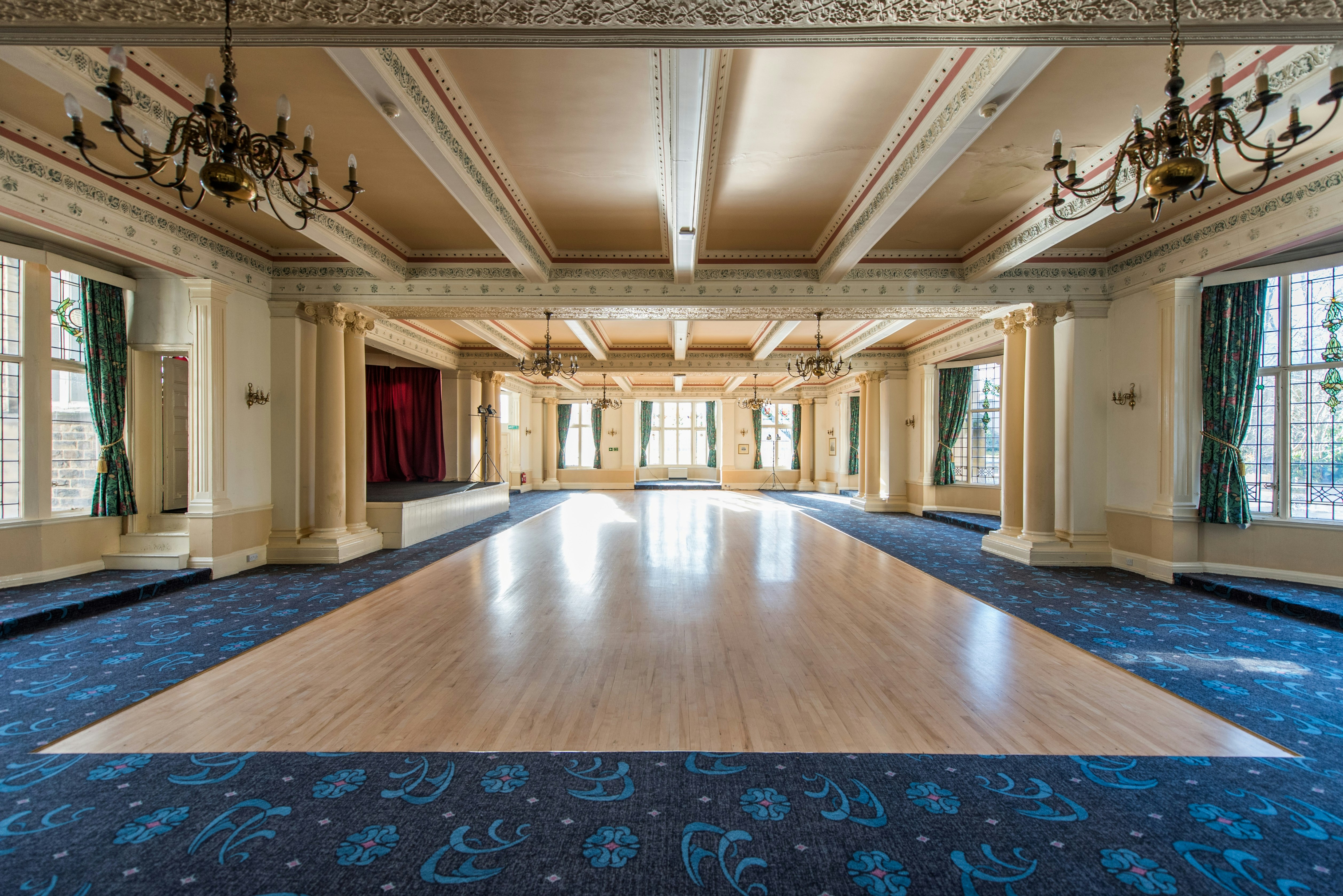 Cairn Hotel 6/50
