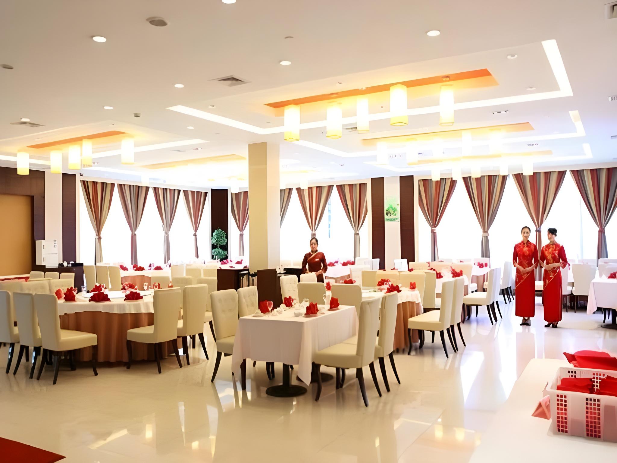 Yaoxi Dynasty Hotel 35/47