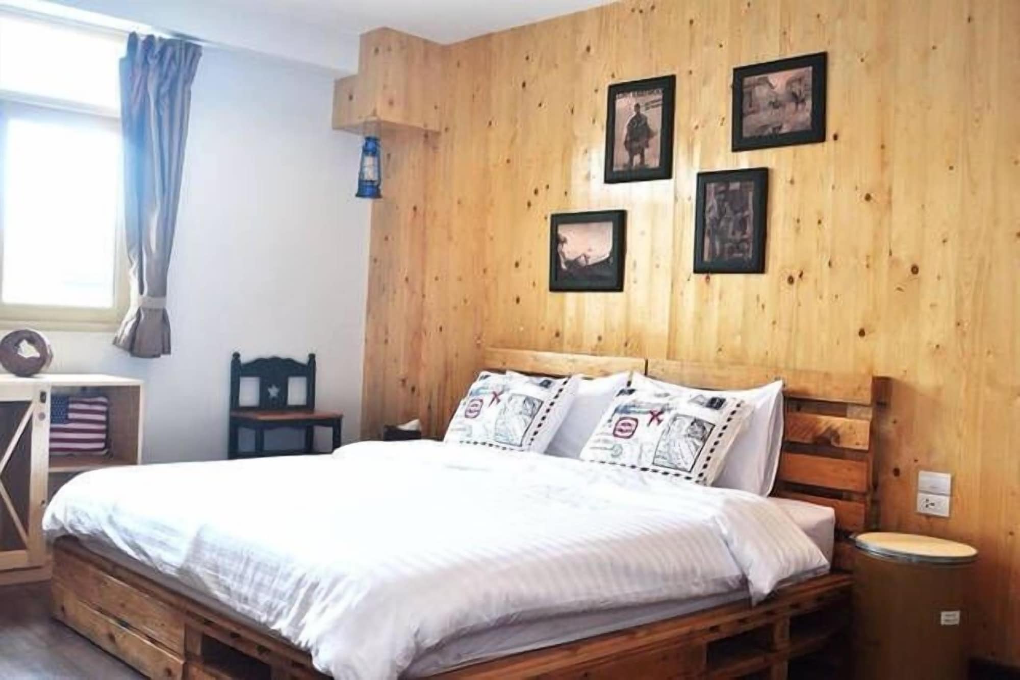 Wild West, King Bed
