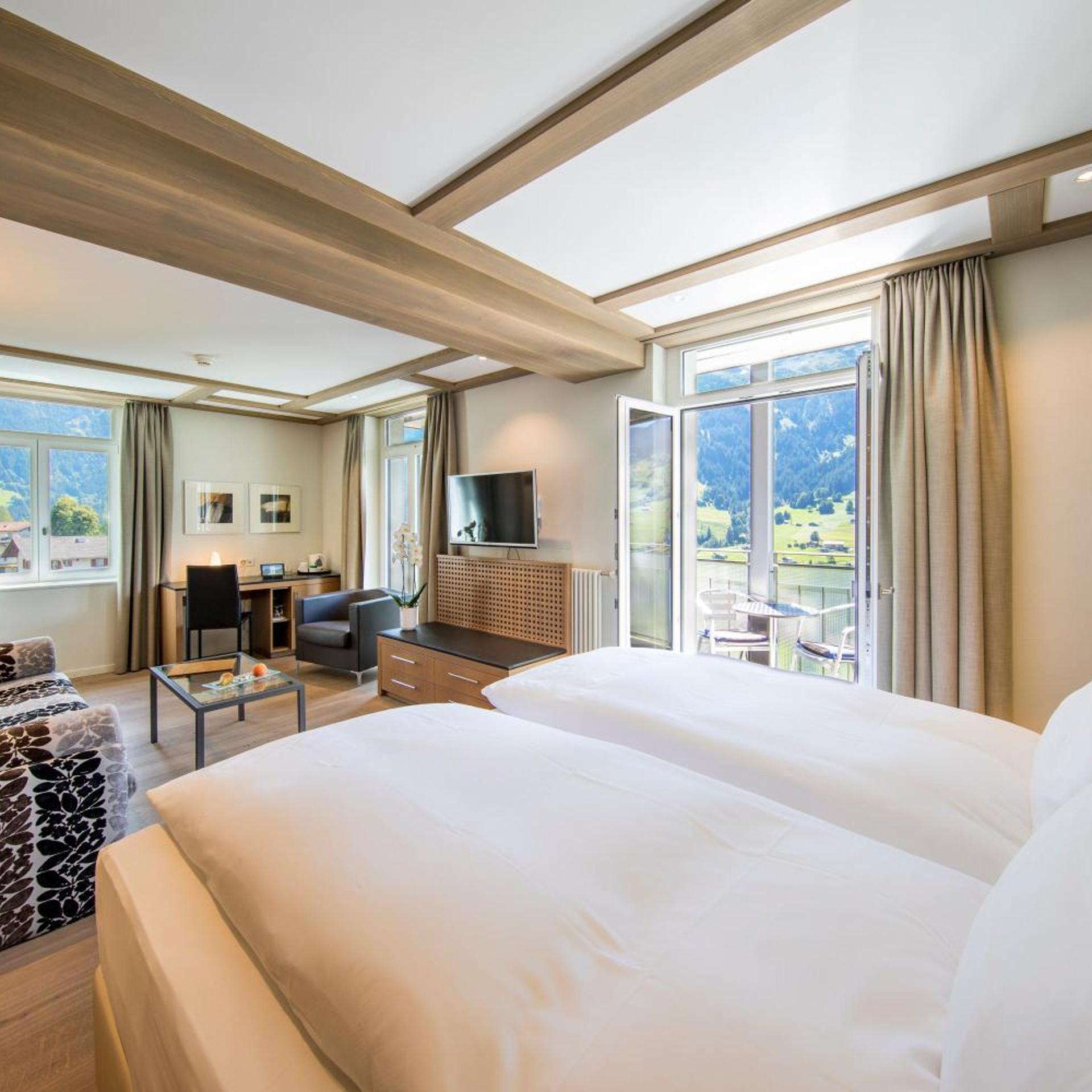 Deluxe, Double or Twin Bed, Eiger View