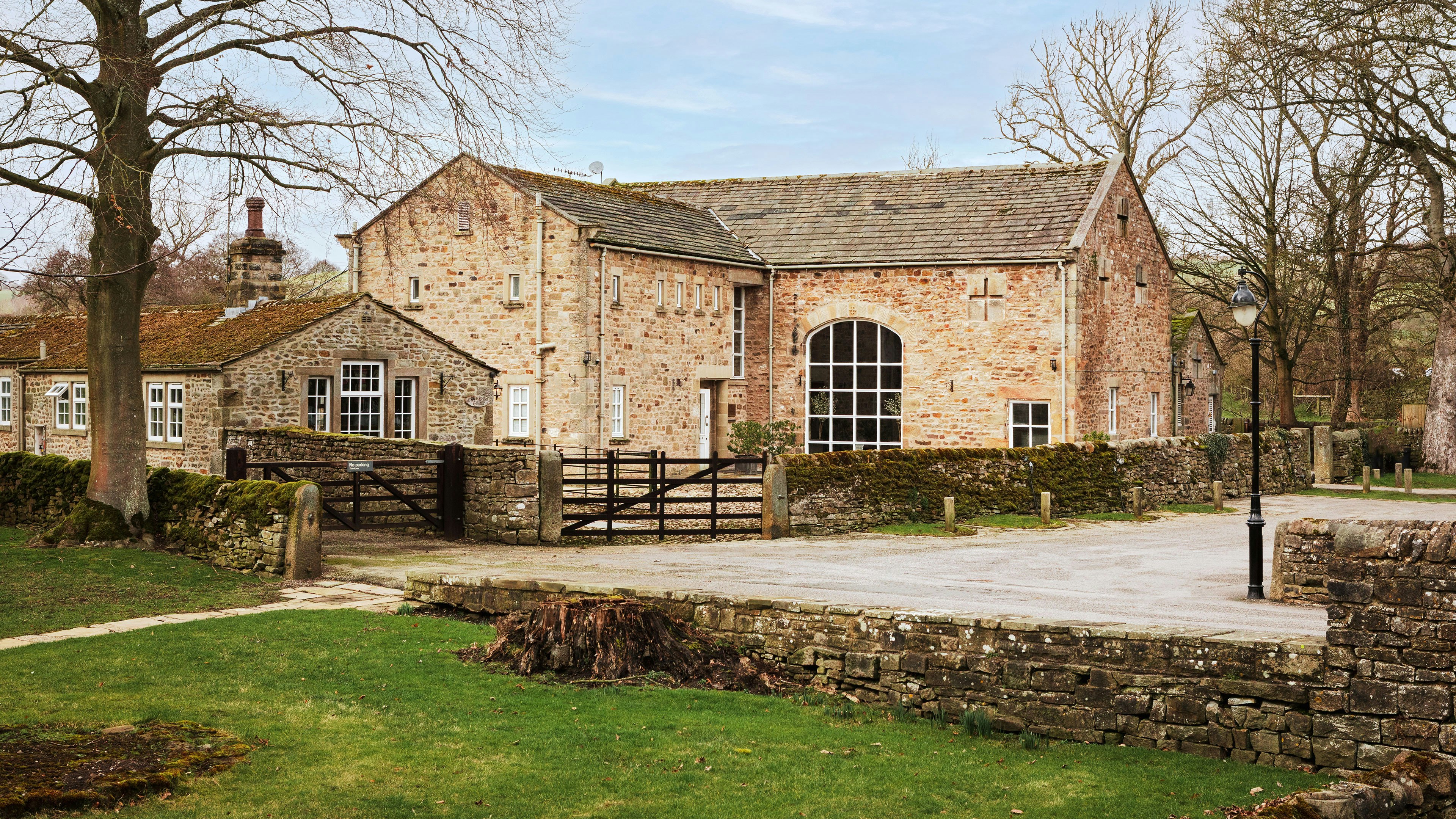 The Devonshire Arms Hotel & Spa 69/73
