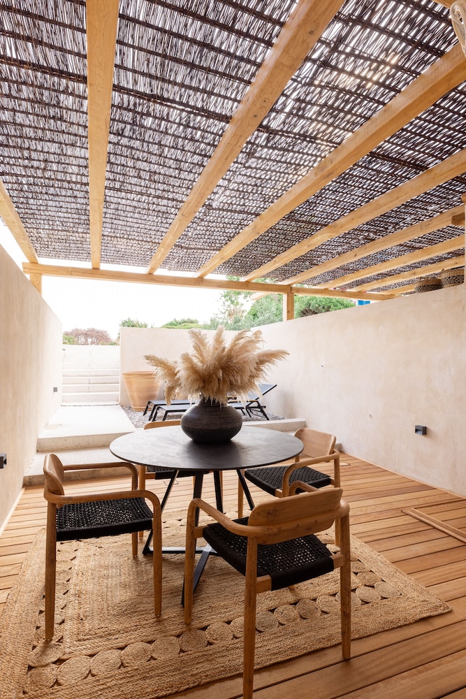 Athina Studios & Suites 34/50