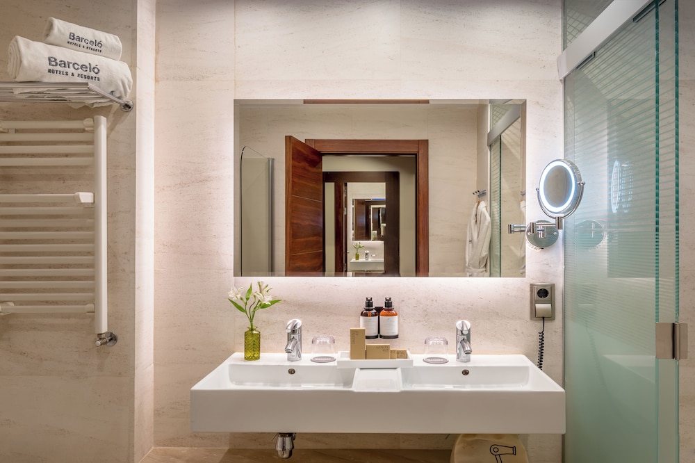 Master, Deluxe, Suite, 4 Beds، Barcelo Granada Congress 3/3