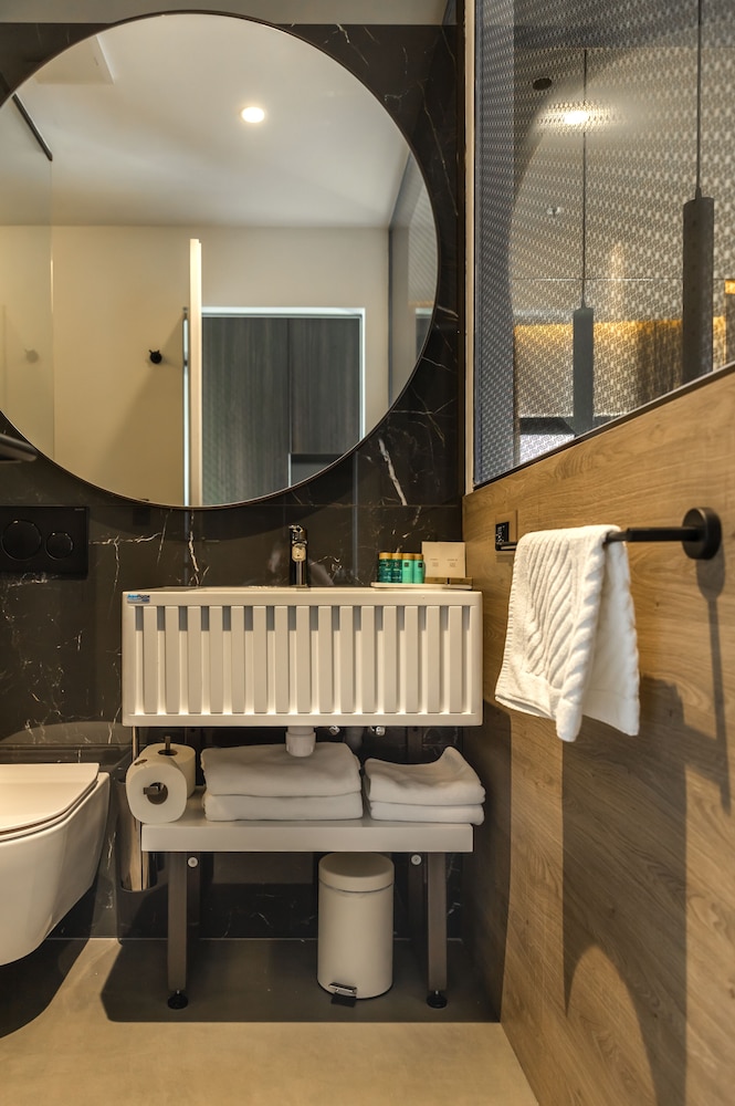 Marinus Beach Hotel 54/56