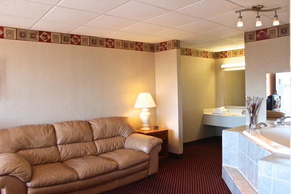Regency Inn 24/33