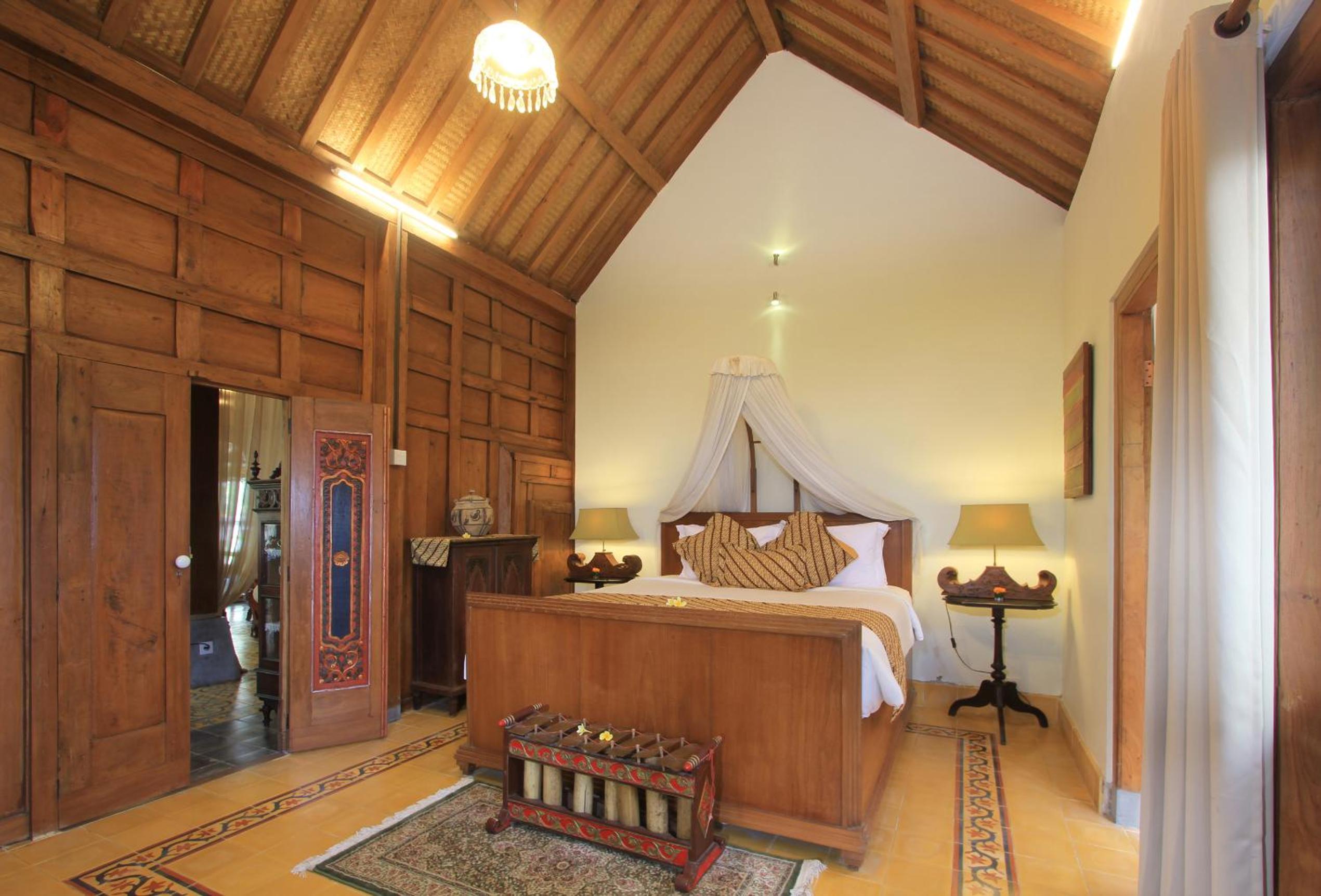 2 Bedrooms, Pool, Villa