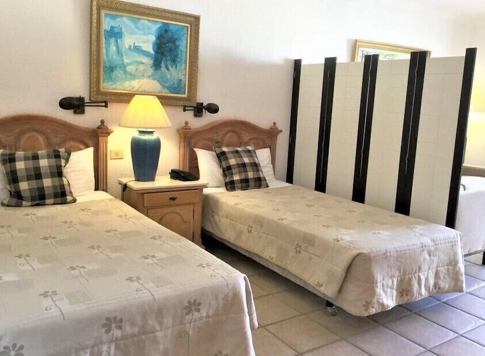 Beverly Hills Suites - Excel Hotels & Resorts 20/73