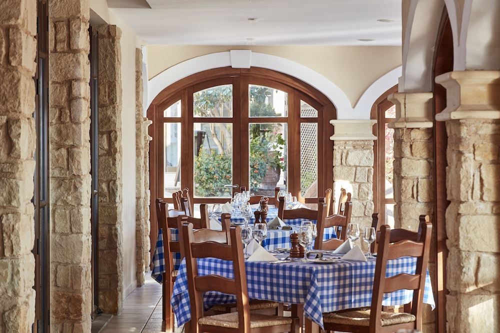 Aphrodite Hills Hotel 34/47