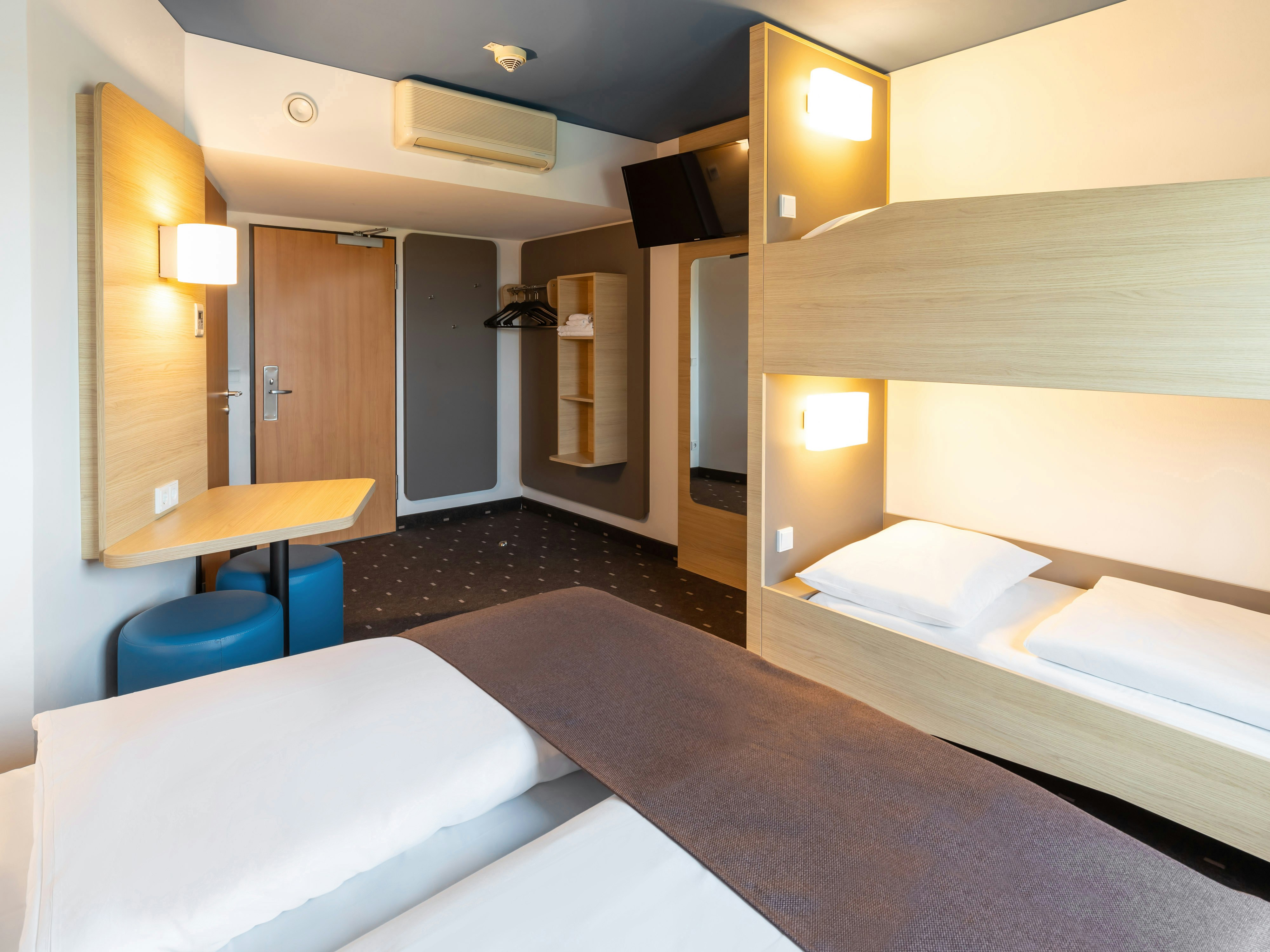 B&B Hotel Frankfurt-Hahn Airport 11/27