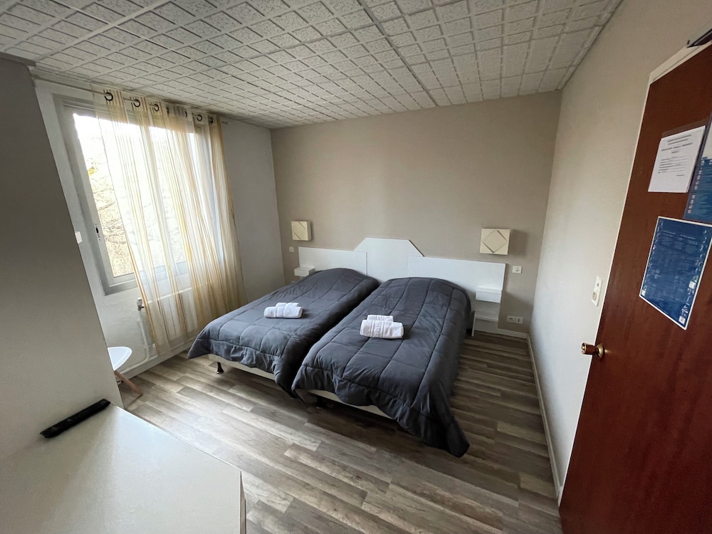 HOTEL LES CHENES 6/50