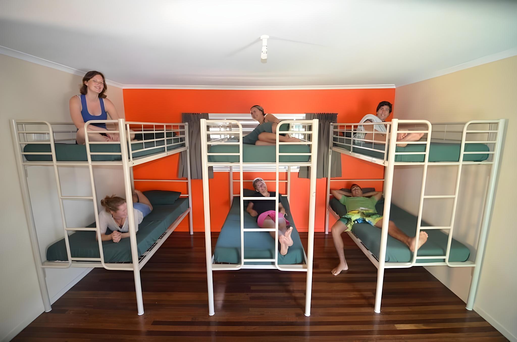 MIXED DORM, 10 BEDS