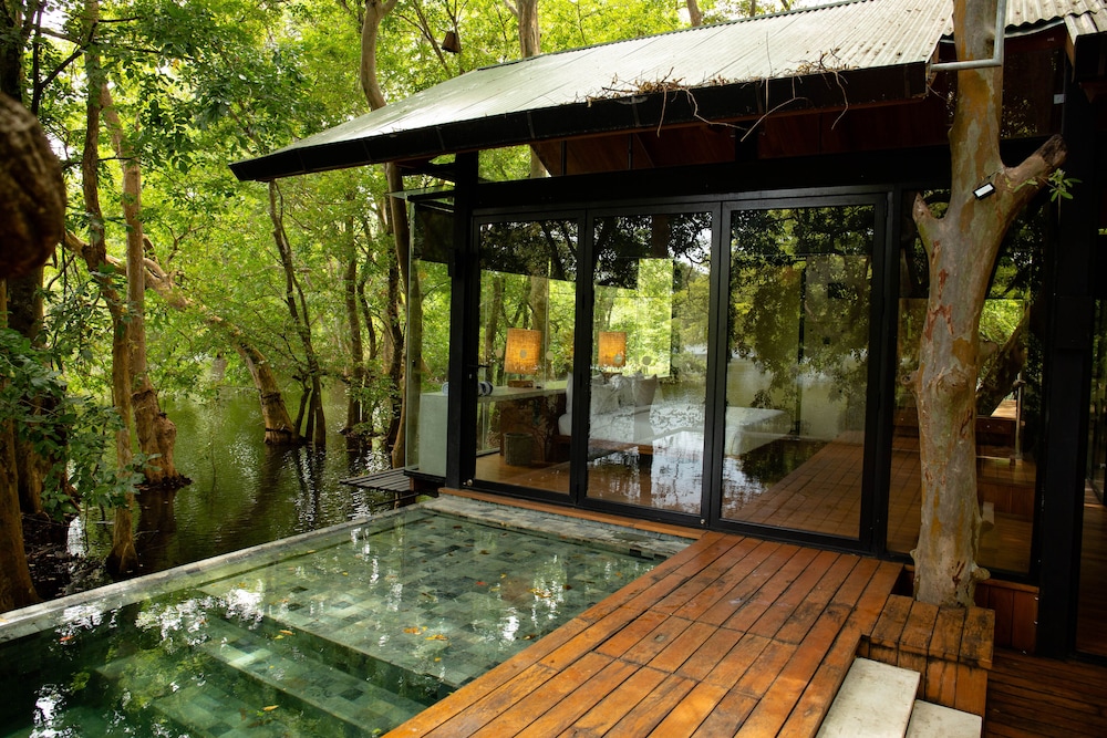 Kalundewa Retreat 28/65