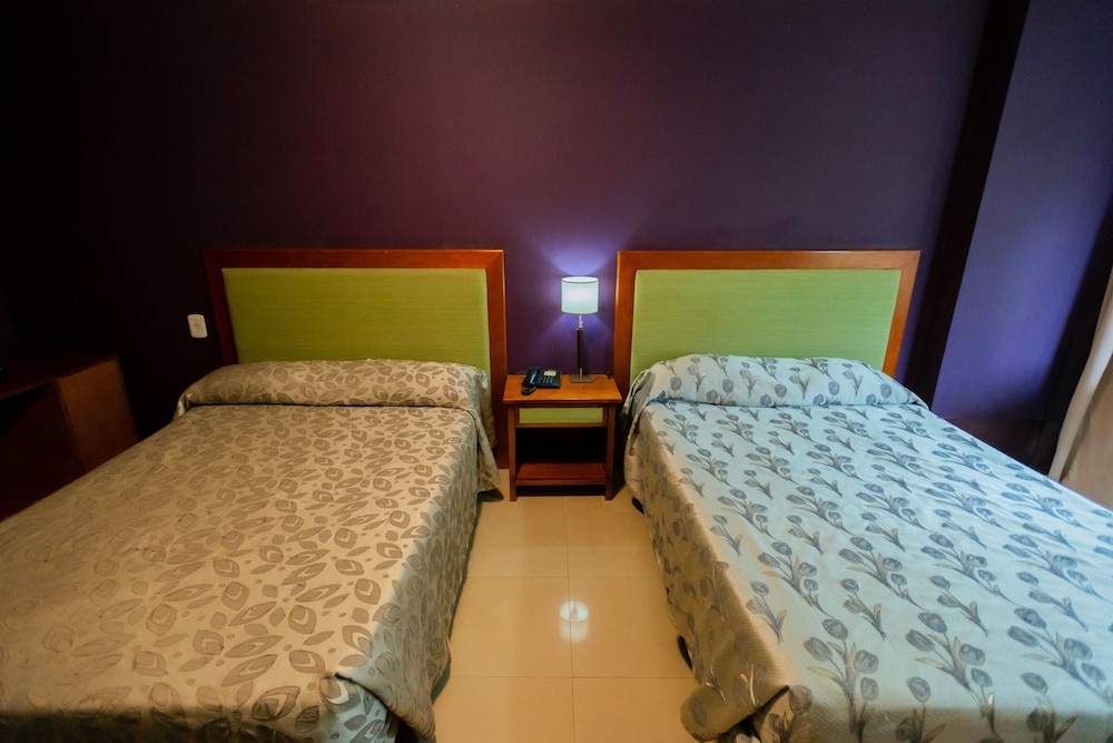 HOTEL TROPICAL 42/59