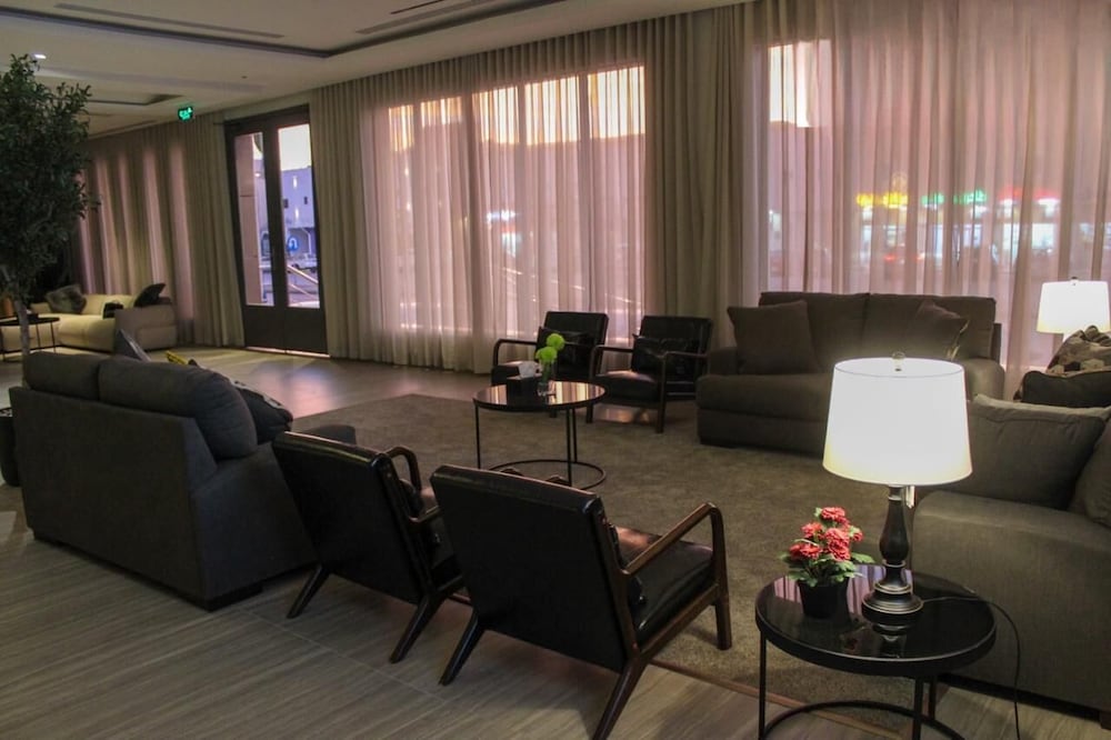 Land Walk Al Taawoun Hotel 58/62