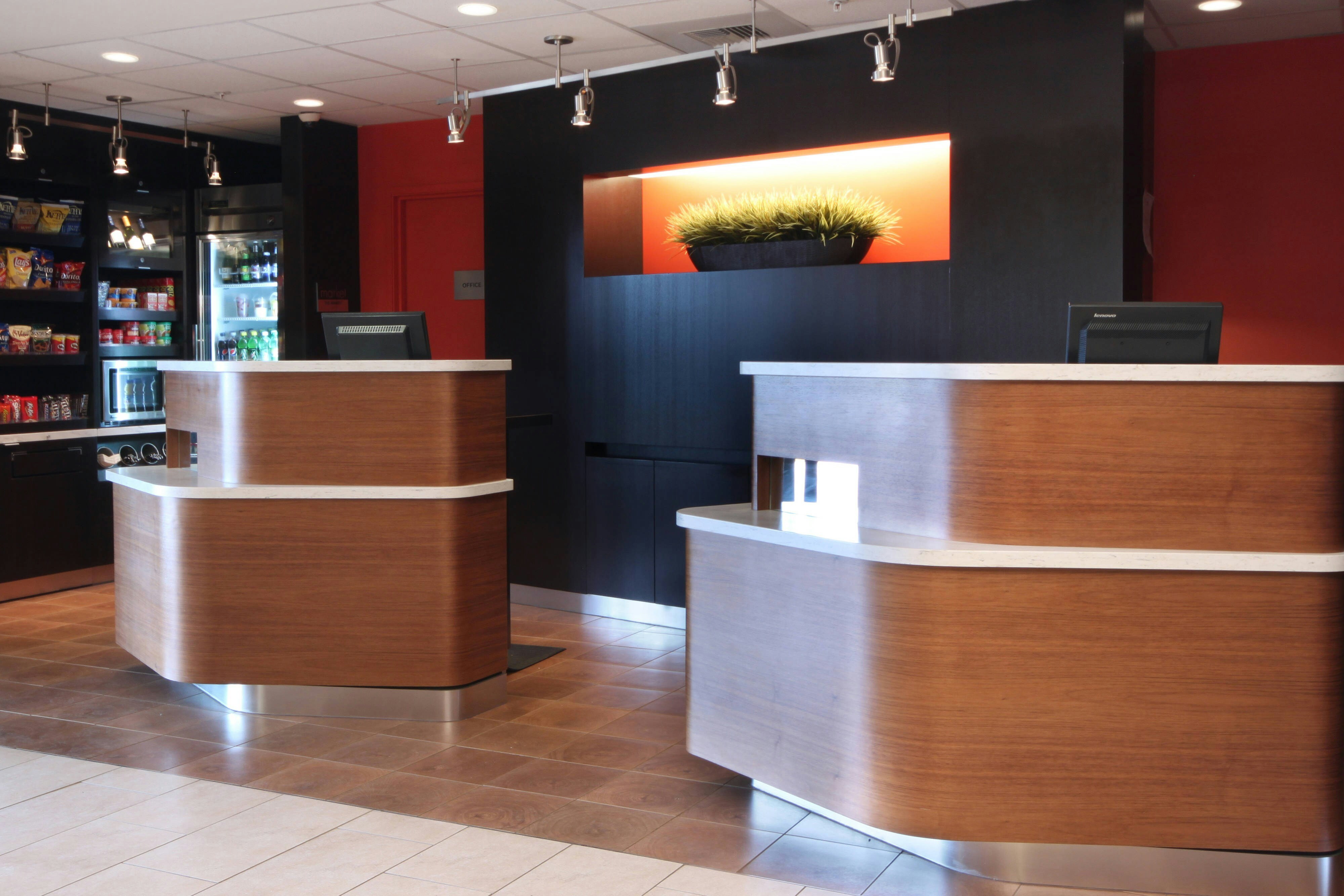 Lobby at Courtyard by Marriott Salinas Monterey, SALINAS - CA