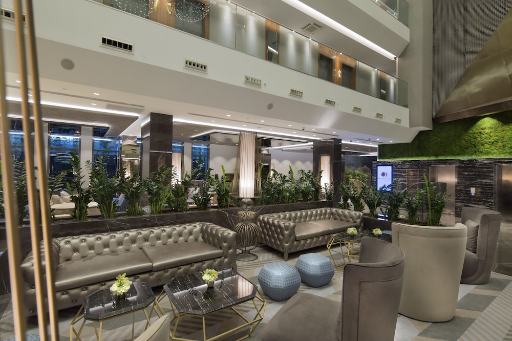 Doubletree By Hilton Istanbul Piyalepasa 11/82