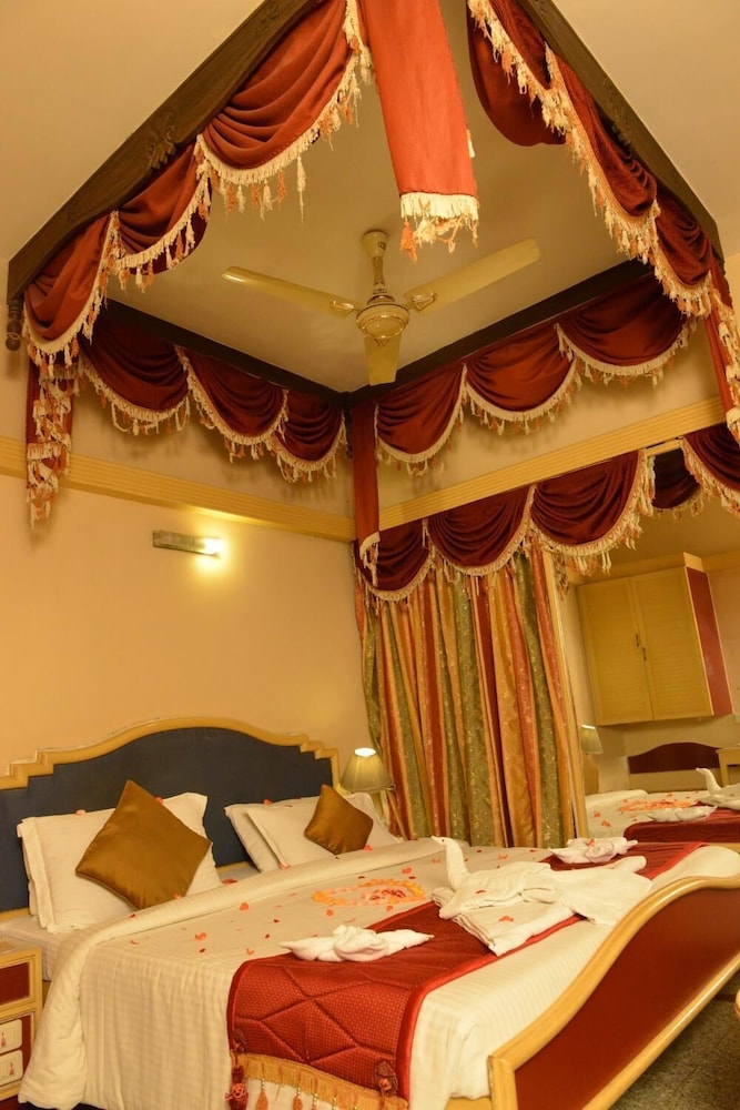 Sree Bharani Hotel 9/27