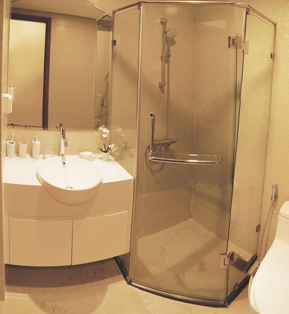High-Floor River-View Apartment 48/50