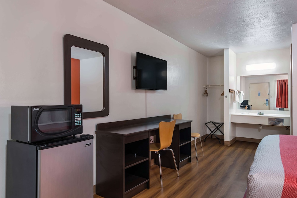 Motel6 Attalla AL 43/63