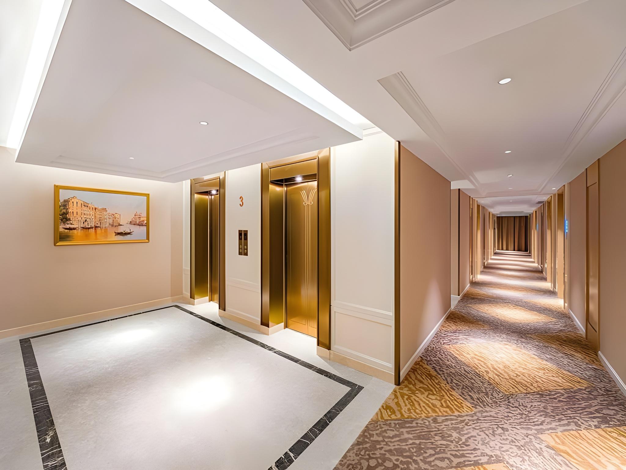 Vienna Hotel Shanghai Songjiang Film & TV Park 7/23