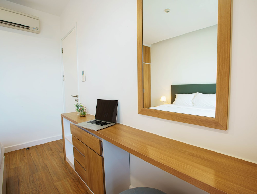 Republic Plaza Apartment 7/38