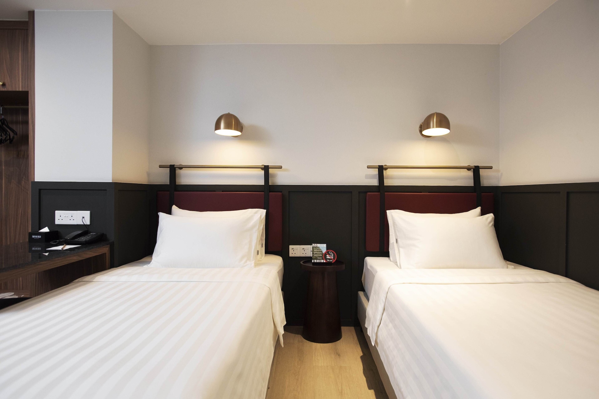 SUPERIOR, TWIN BEDS