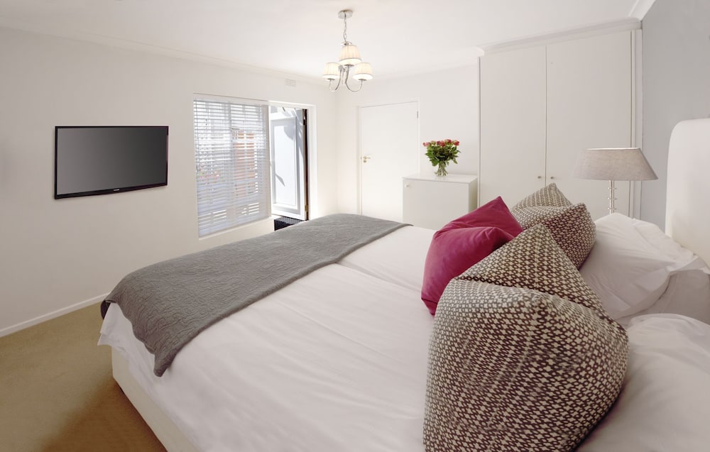 The Clarendon - Fresnaye 26/50