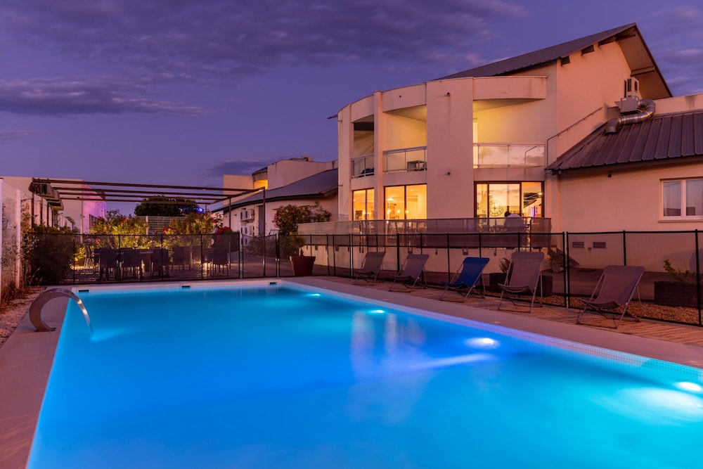 Hotel Les Domes - Perpignan Sud by Hosteletour 1/65