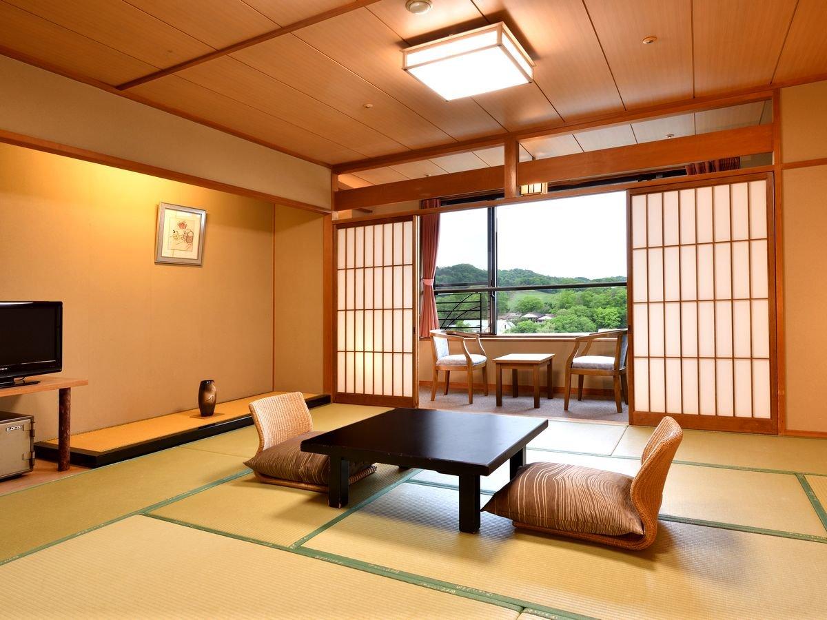 Japanese, Standard, 6 Futon Beds, No Bathroom