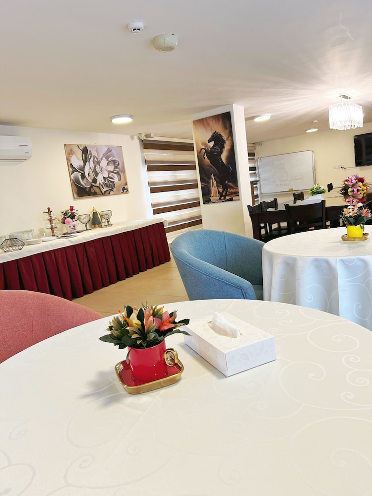 7th Star Hotel Suites 20/28