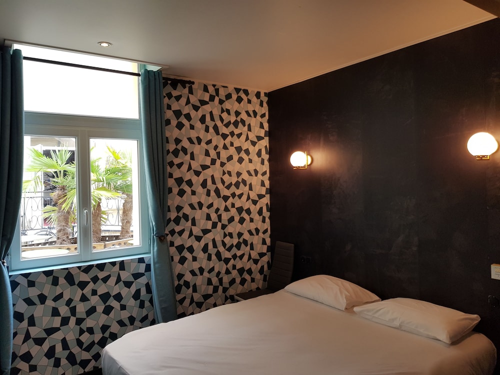 Brit Hotel Aux Sacres - Reims Centre 25/51
