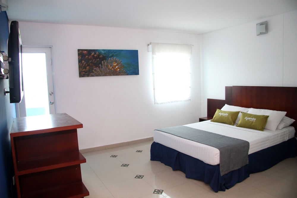 ROOM, TRIPLE