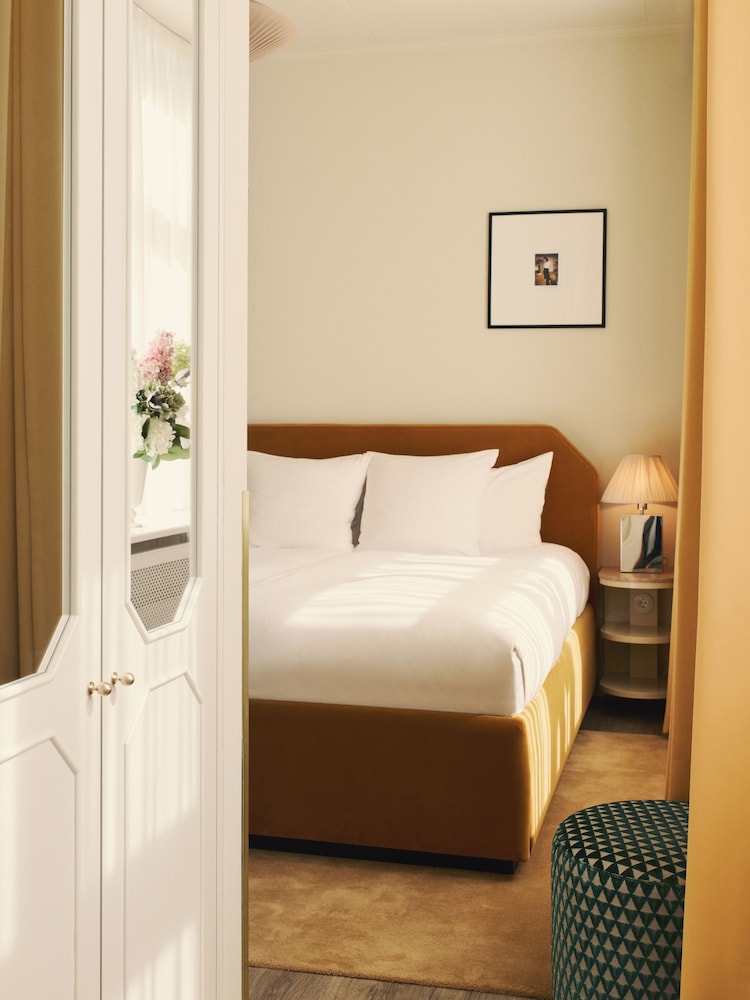 STANDARD, DOUBLE BED