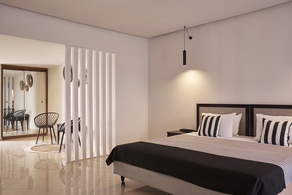 Xenia Poros Image Hotel 25/65