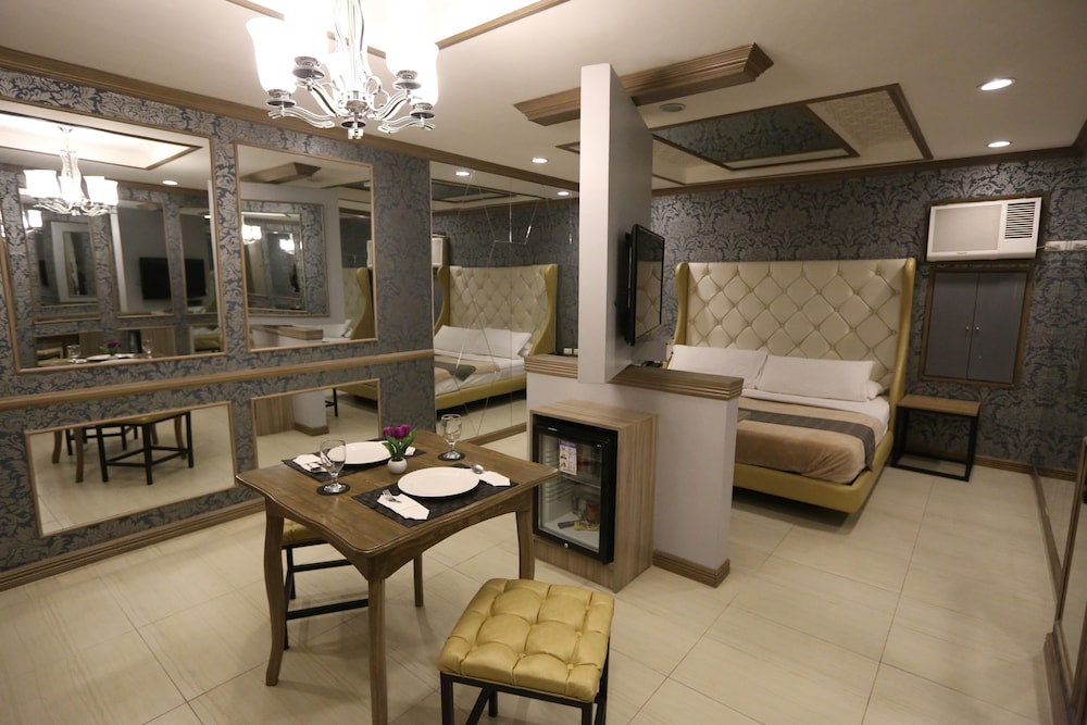 Victoria Court North Edsa 30/35