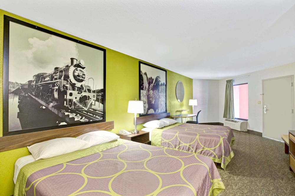 Super 8 By Wyndham Gainesville 21/27