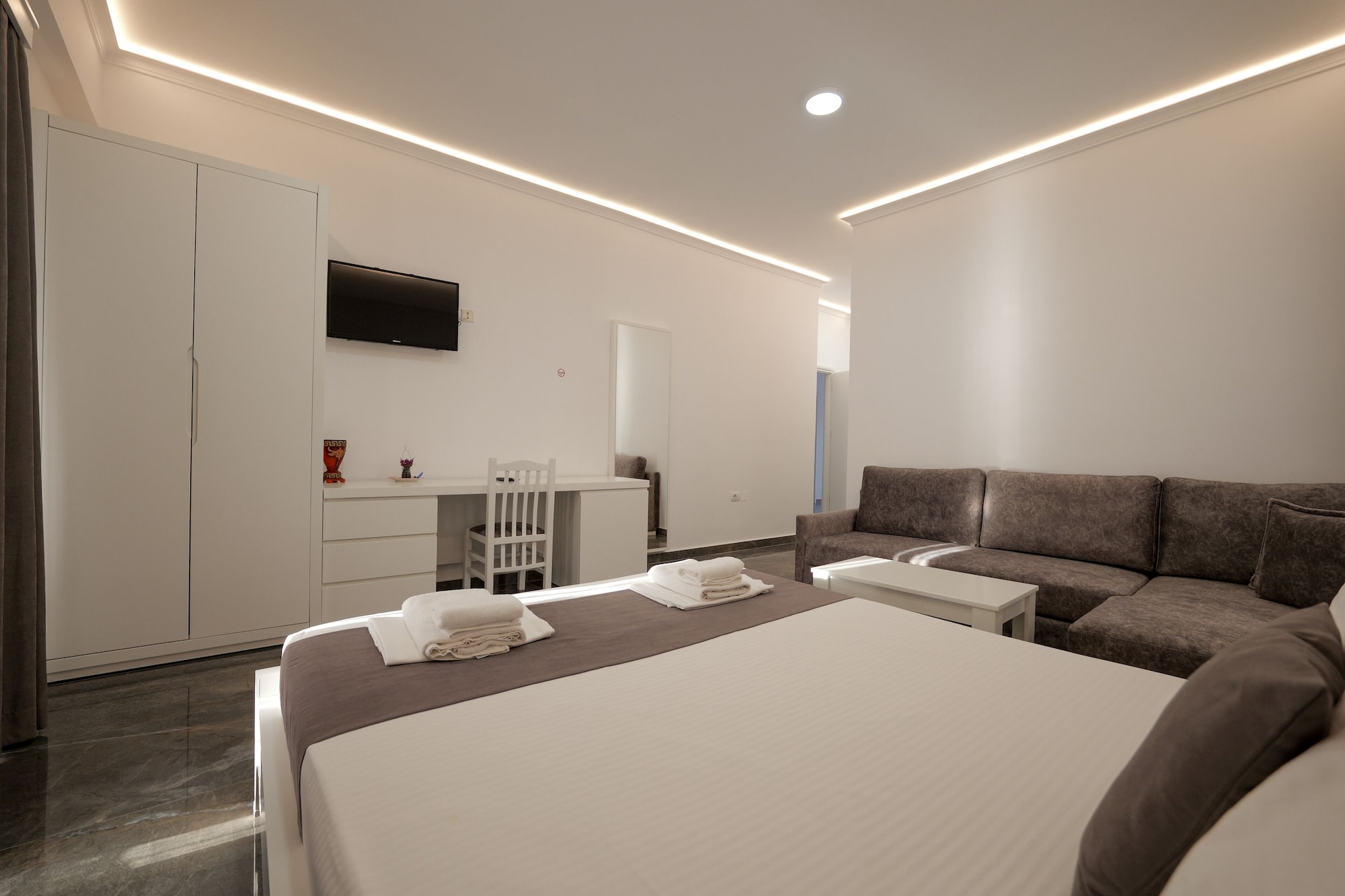 جناح بسرير مزدوج بإطلالة على البحر مع أريكة، Vila Era Beach 6/10