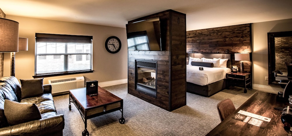 Ironworks Hotel 33/48