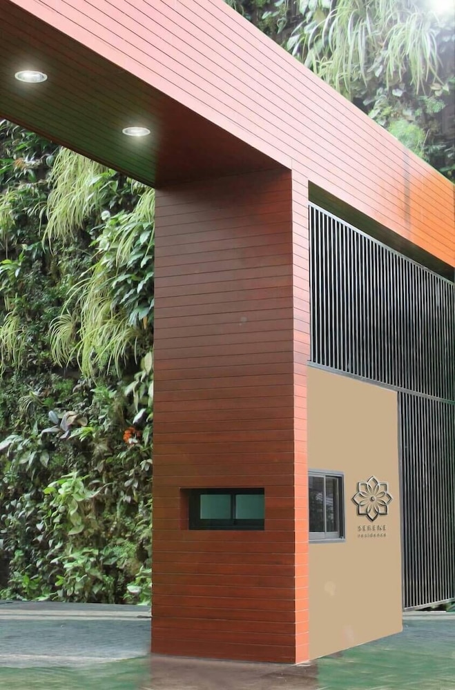 Serene Residence 3/63