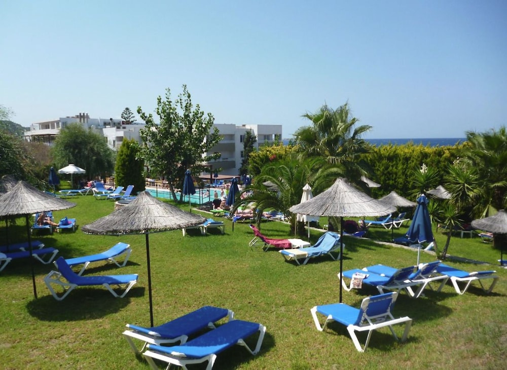 Sirene Beach Hotel 46/52