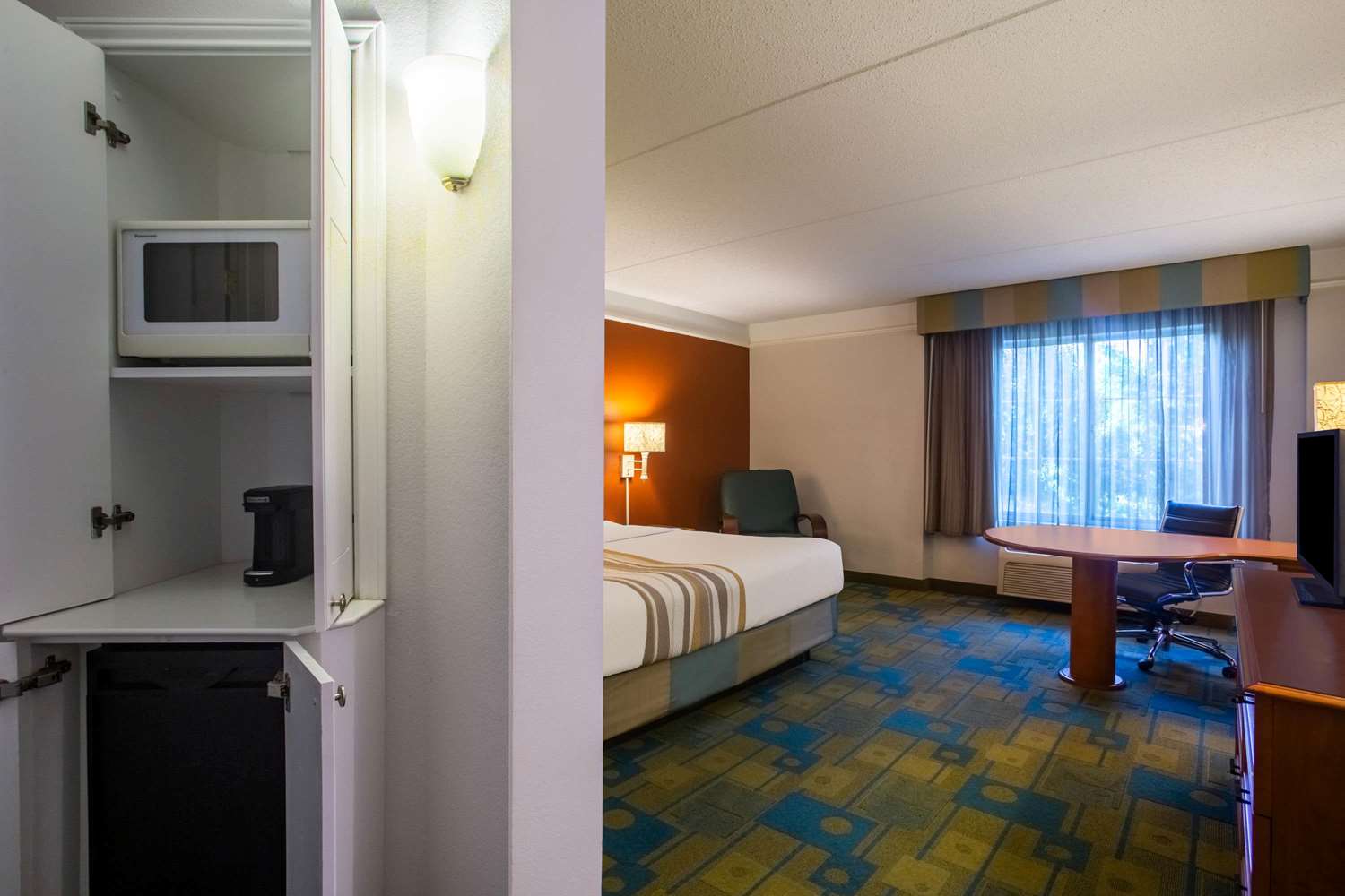 La Quinta Inn & Suites by Wyndham Charlotte Airport South 15/46