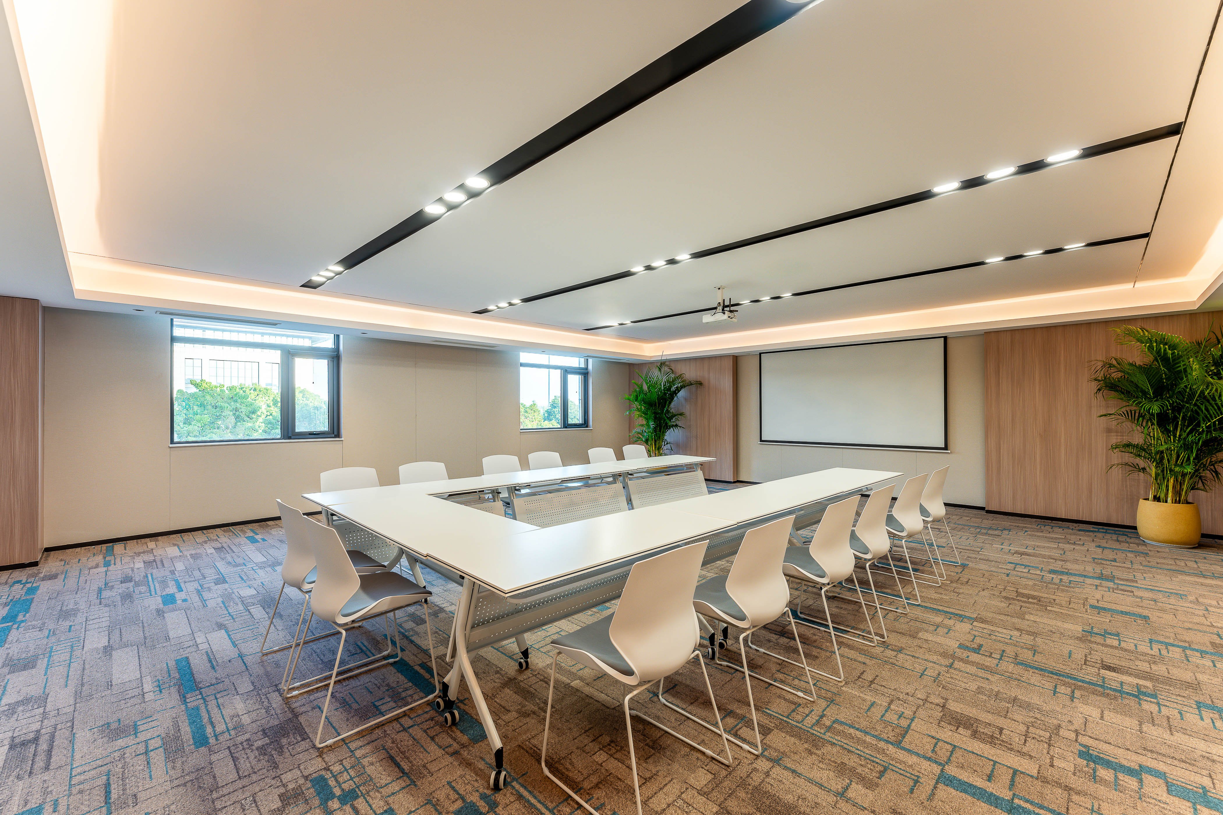 Holiday Inn Express Luoyang Longmen 25/27
