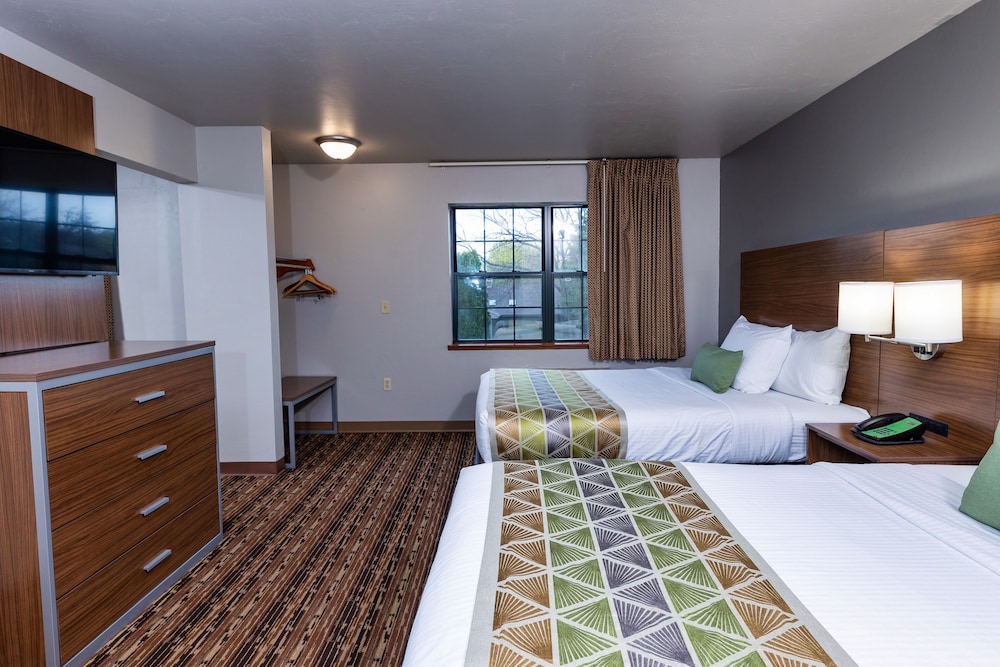 Extended Stay Airport 8/50