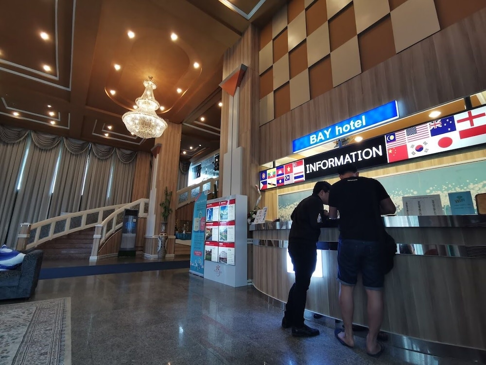 Bay Hotel Srinakarin 9/55