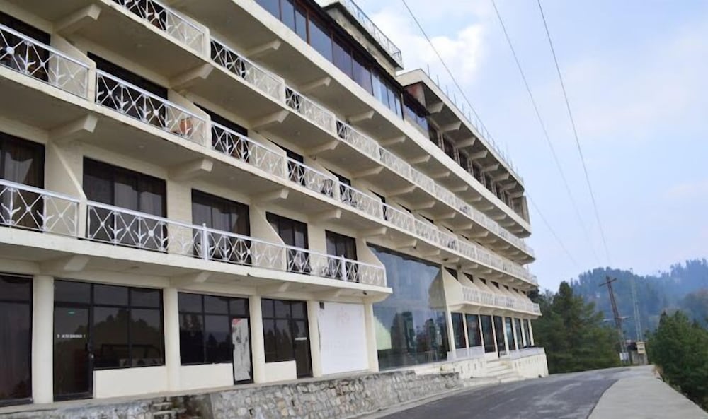 Shangrila Hotel & Resort Changla Gali 8/57