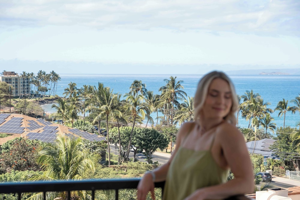 Maui Coast Hotel 64/71