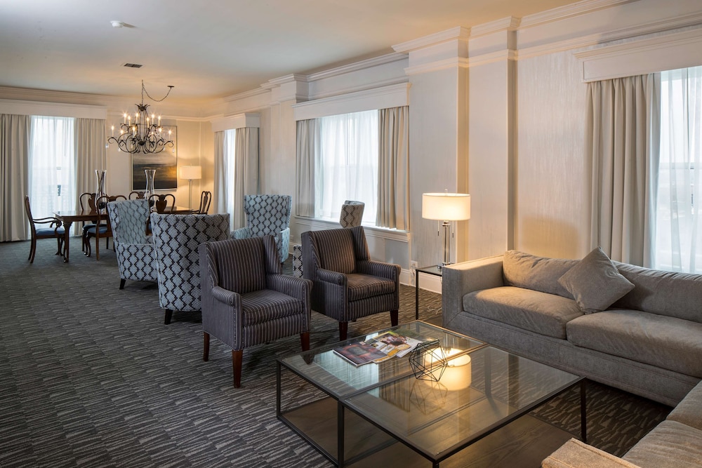 The Seelbach Hilton Louisville 34/54